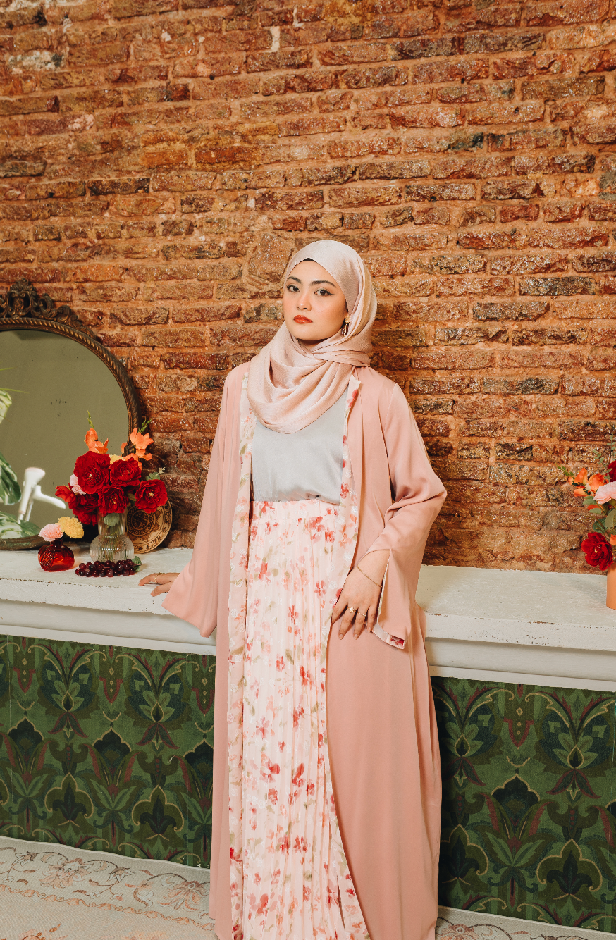 Rosa Reversible Abaya in Petal