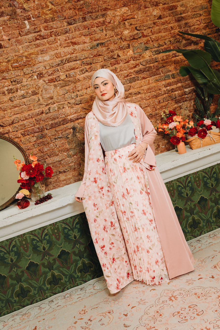 Rosa Reversible Abaya in Petal